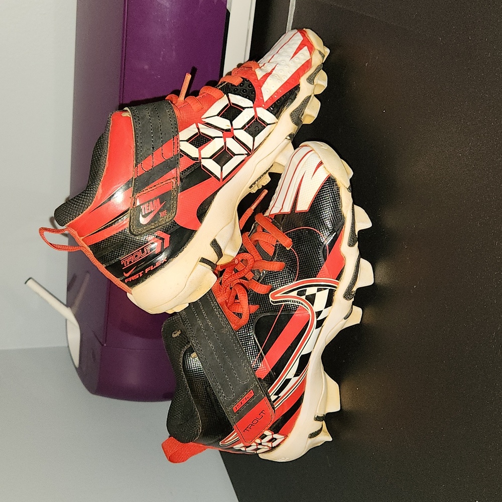Nike customizable race car baseball cleats